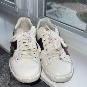 Gucci White Sneakers with Red and Green Stripes